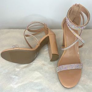 Women heeled sandals